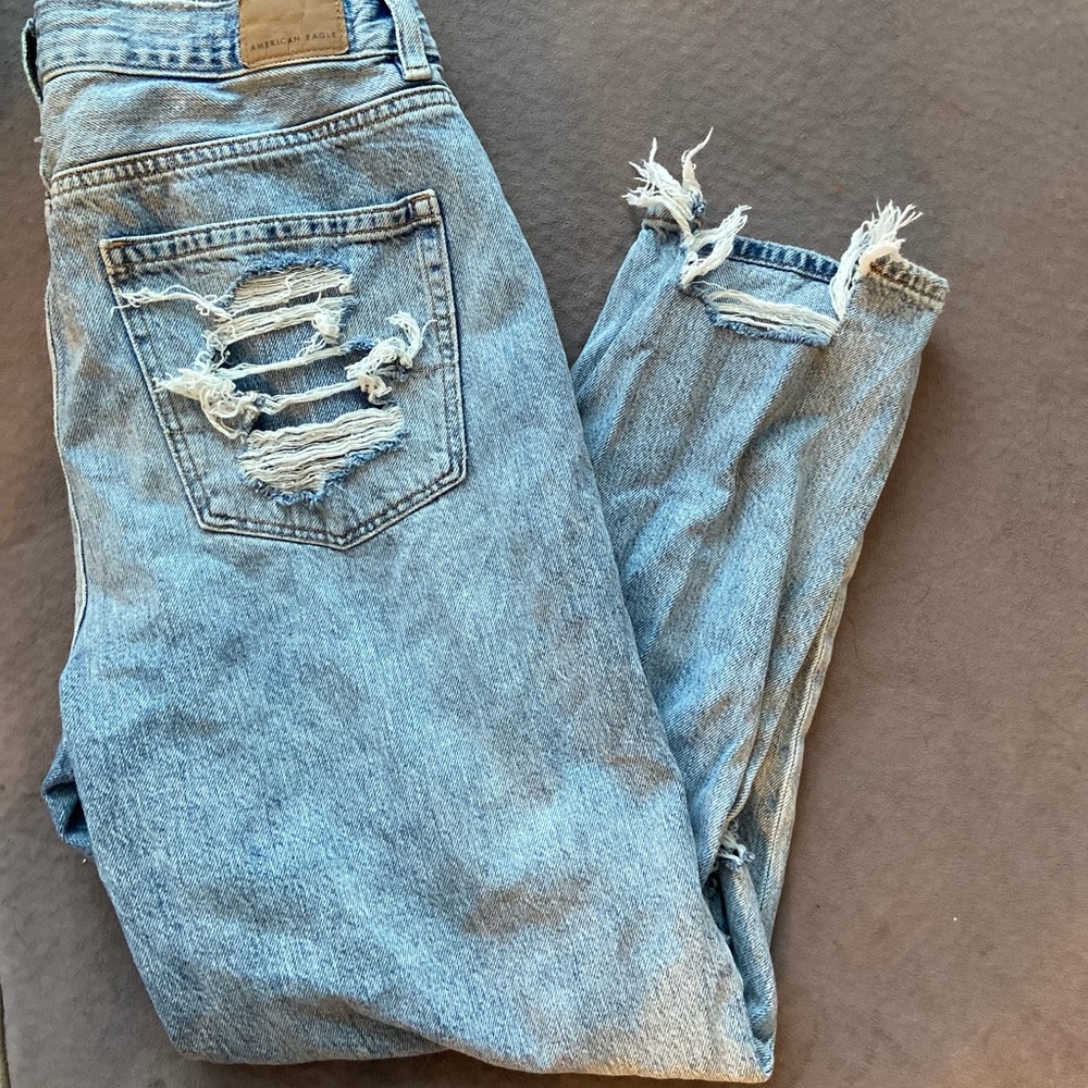 🦅AMERICAN EAGLE MOM JEANS🦅